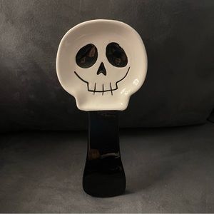Large skull ceramic resting spoon holder